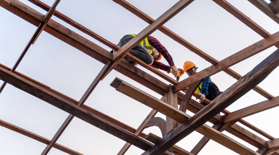 Professional gutter cleaning services in Isle Saint George, OH